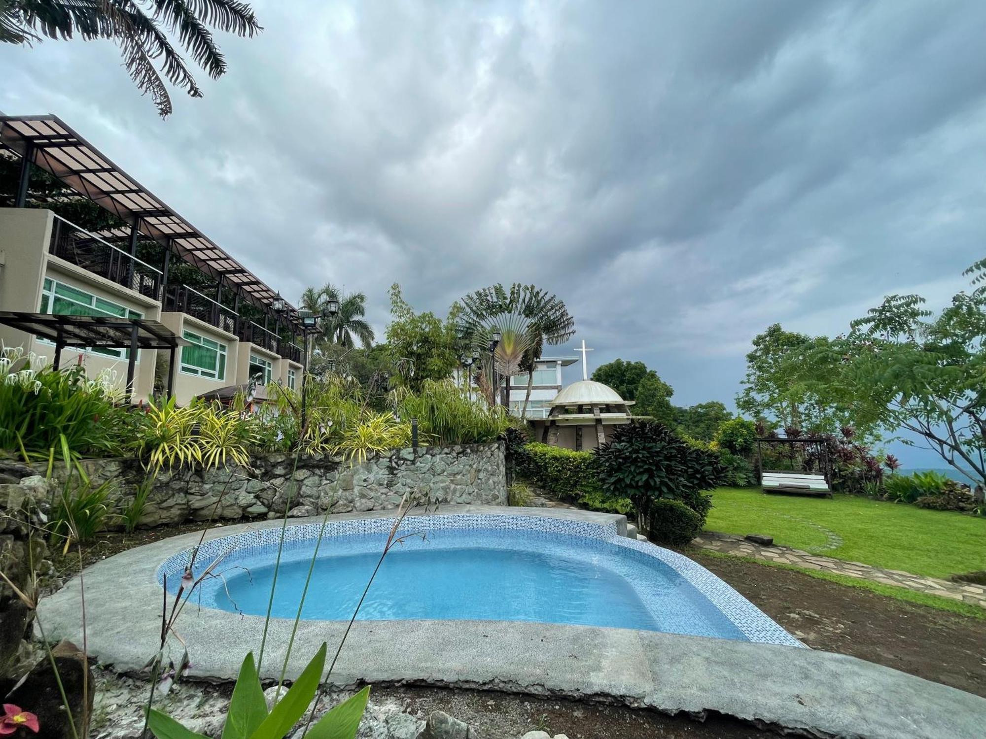 The Lakeview Suites Tagaytay City Dış mekan fotoğraf