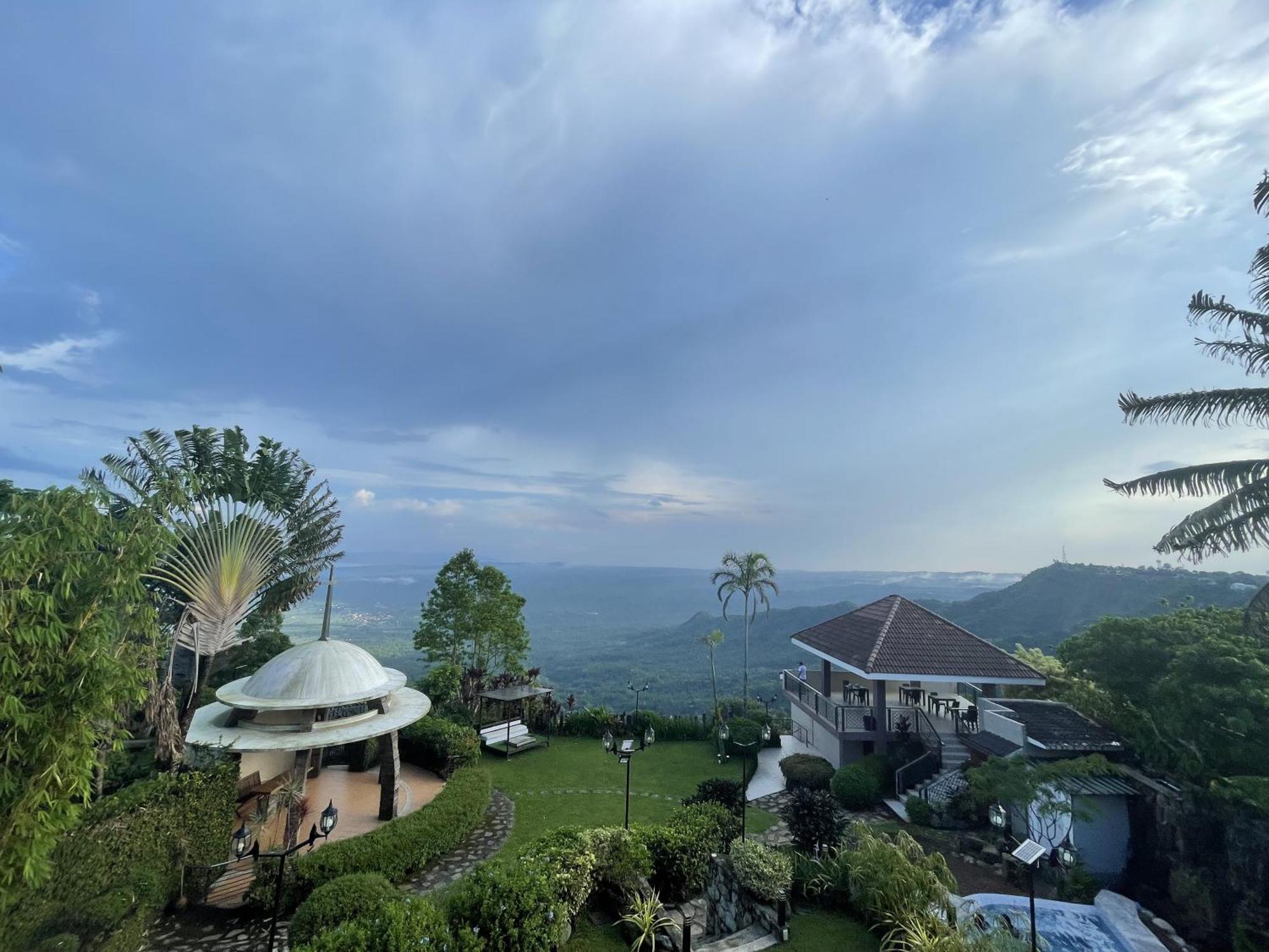 The Lakeview Suites Tagaytay City Dış mekan fotoğraf