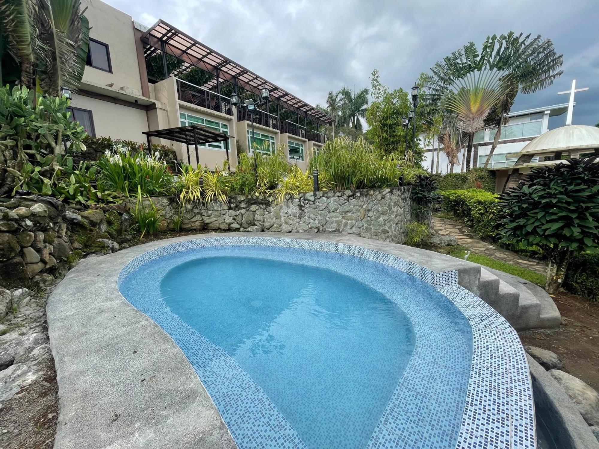 The Lakeview Suites Tagaytay City Dış mekan fotoğraf